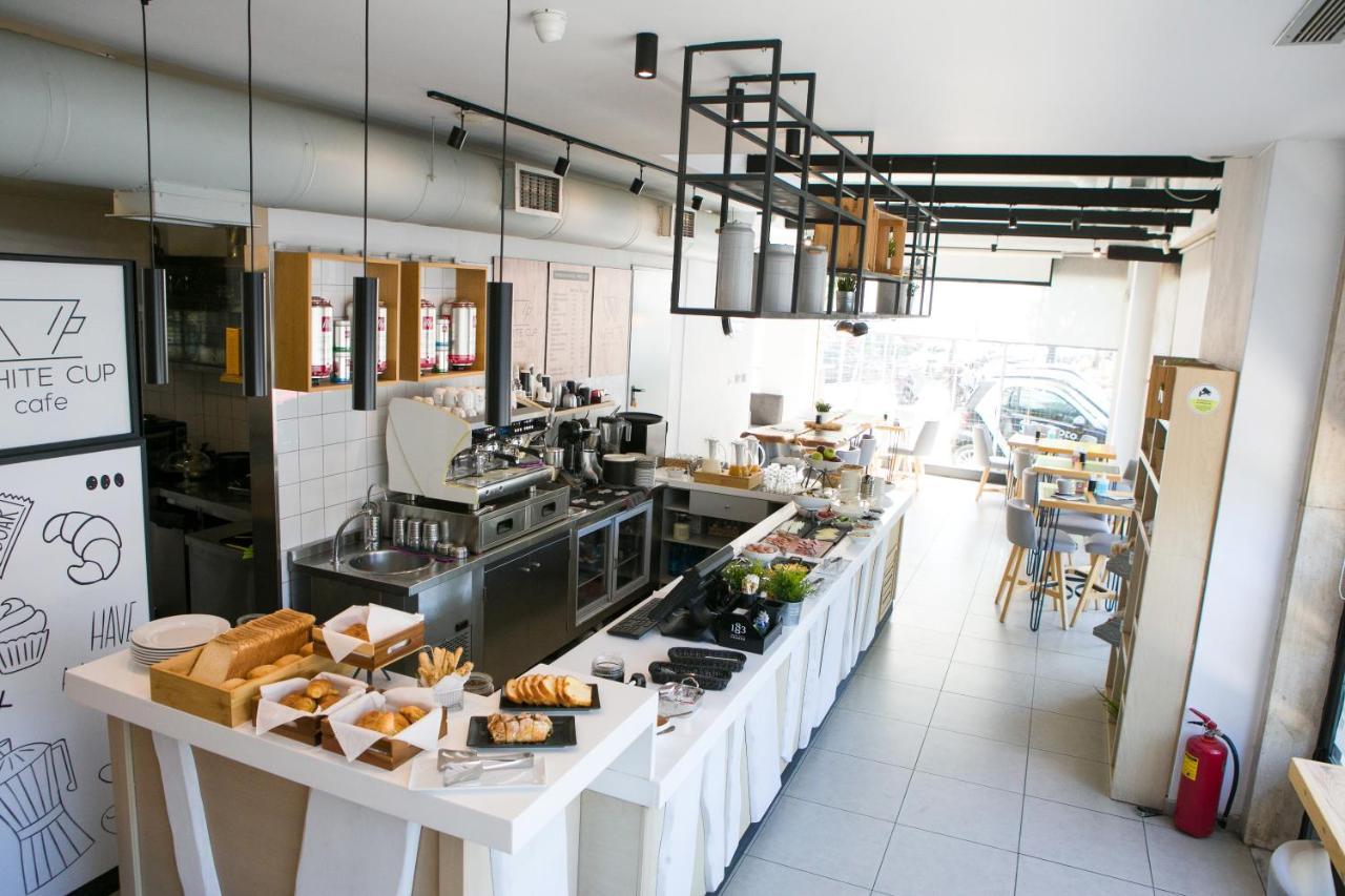 Bed and Breakfast White 9 2*